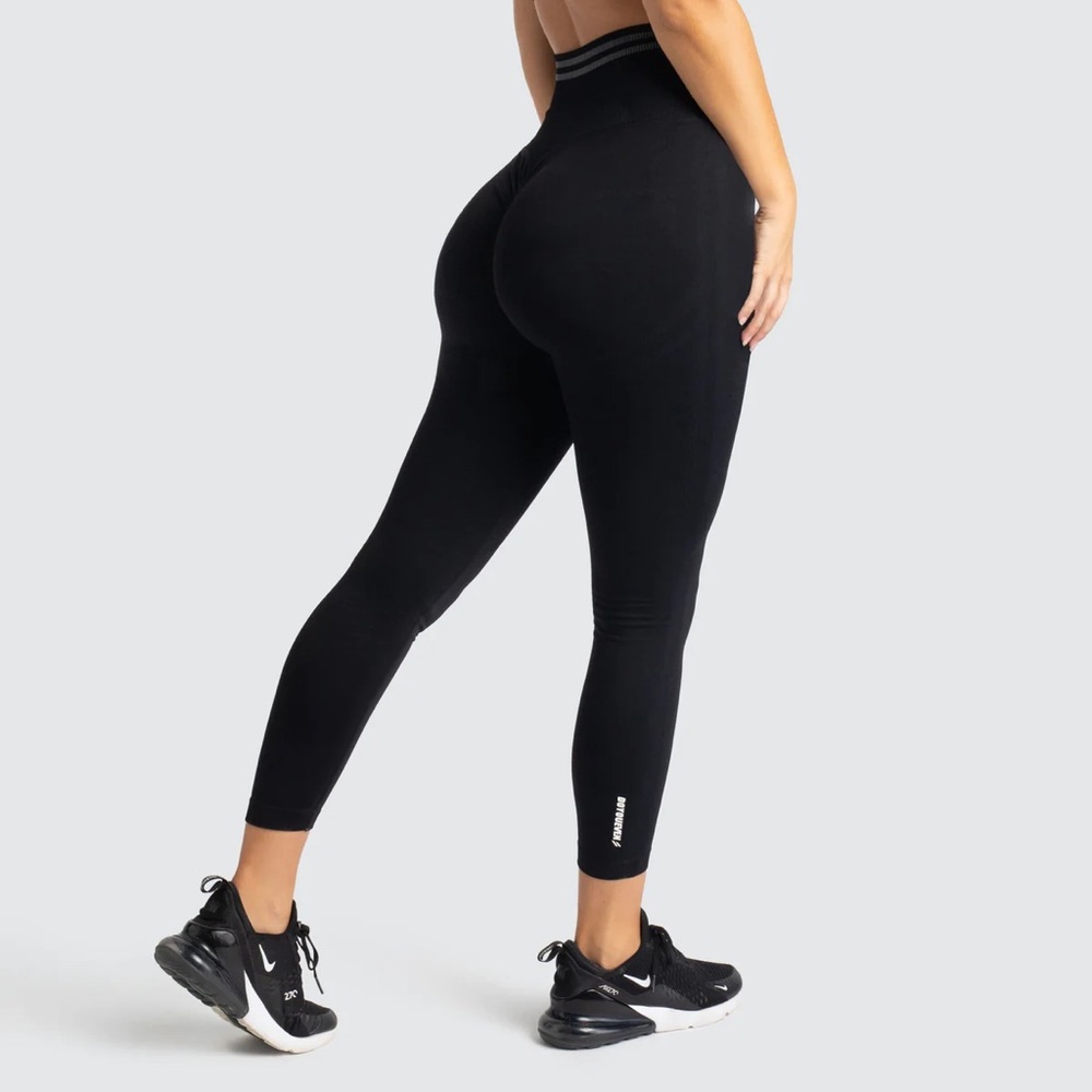 DOYOUEVEN Women's Scrunch Seamless Leggings In Jet Black Size Small